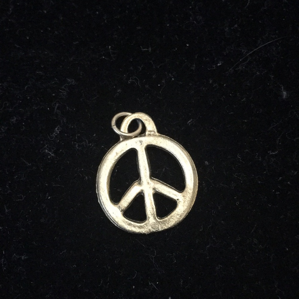 Pennant or charm